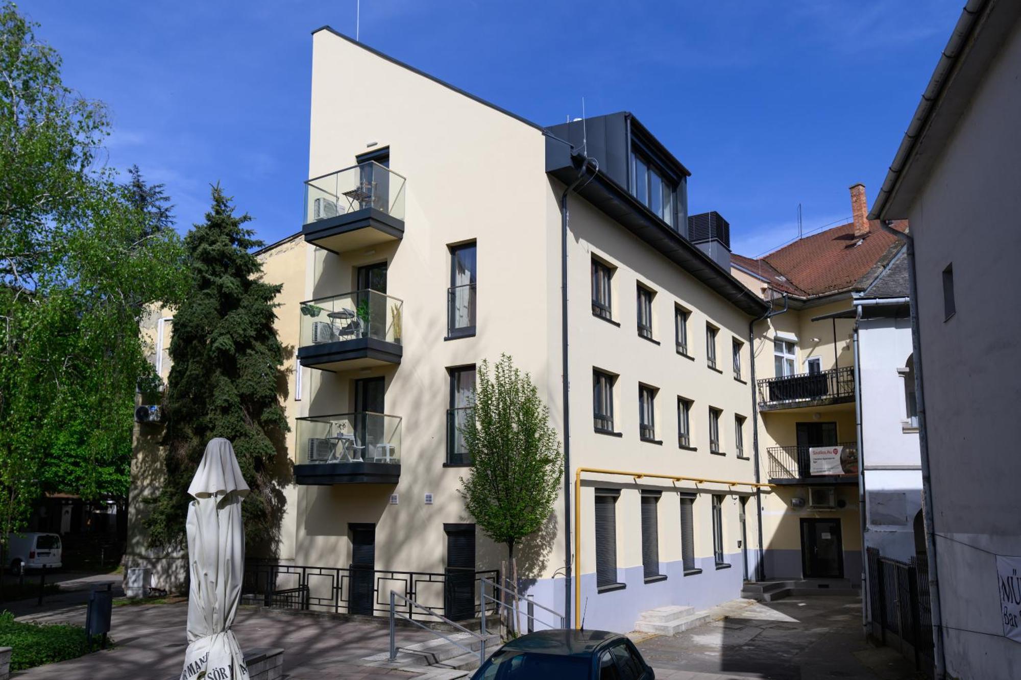 Domino Suite Eger Exterior photo